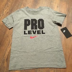 New Nike Boys small pro level shirt